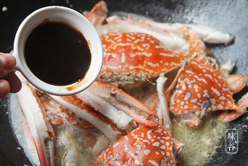 家常螃蟹粉丝煲(图6)