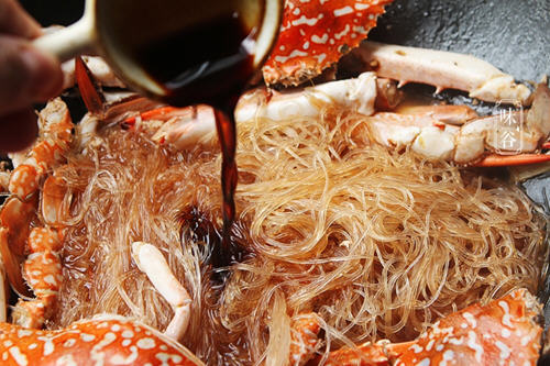 家常螃蟹粉丝煲(图8)